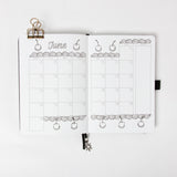 2025 Doodle Planner: Picnic Gingham