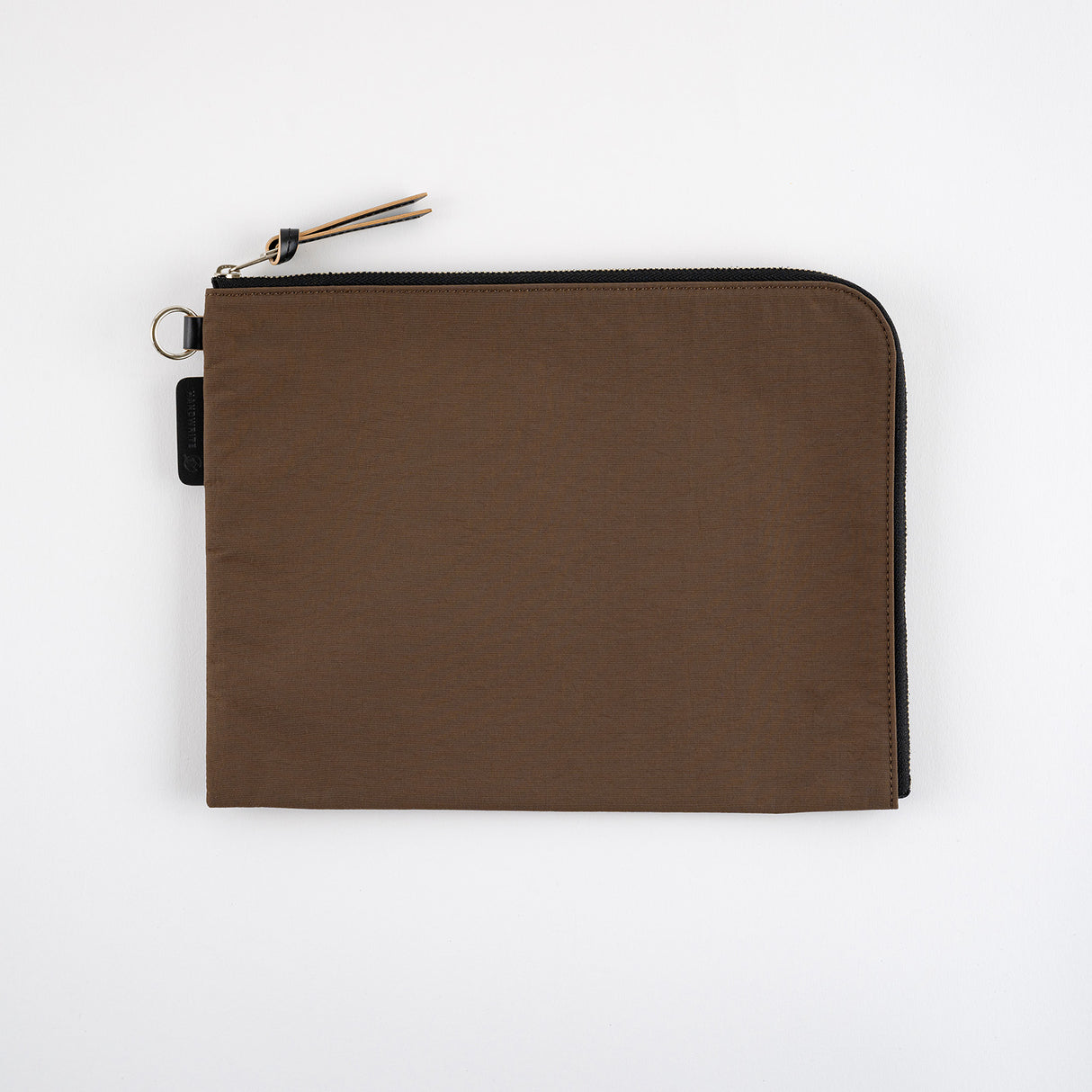 Tragen Flat Pouch for A5 Size (Brown)