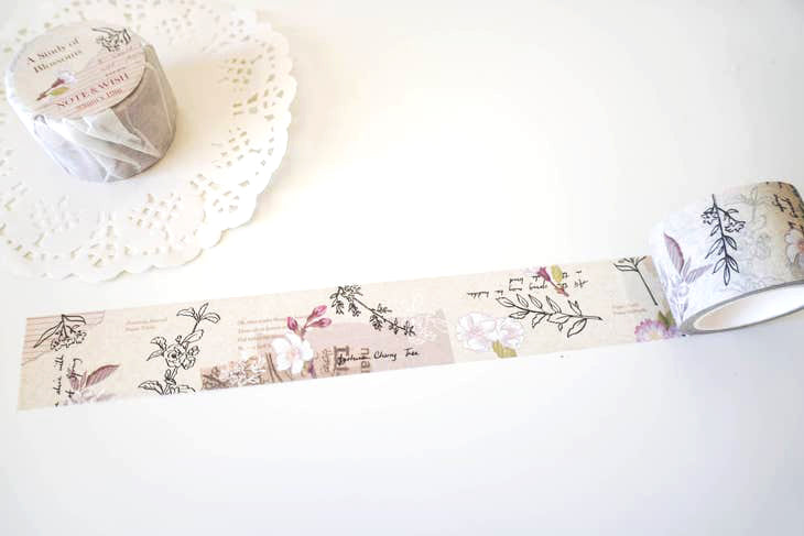 Un estudio de cinta washi con flores