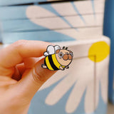 Pin de esmalte de abeja carlino 