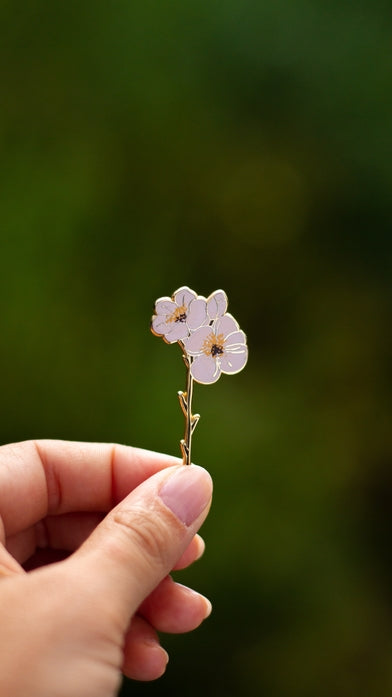 Pin de esmalte con forma de flor de cerezo