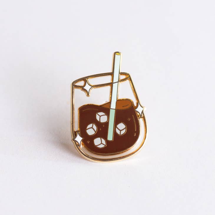 Pin de esmalte de café helado