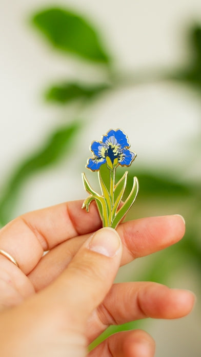 Pin de esmalte con forma de flor de iris