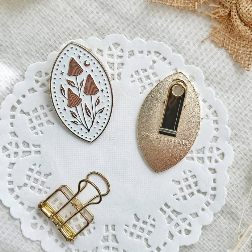 Mushroom Almond Shaped Journaling Clip