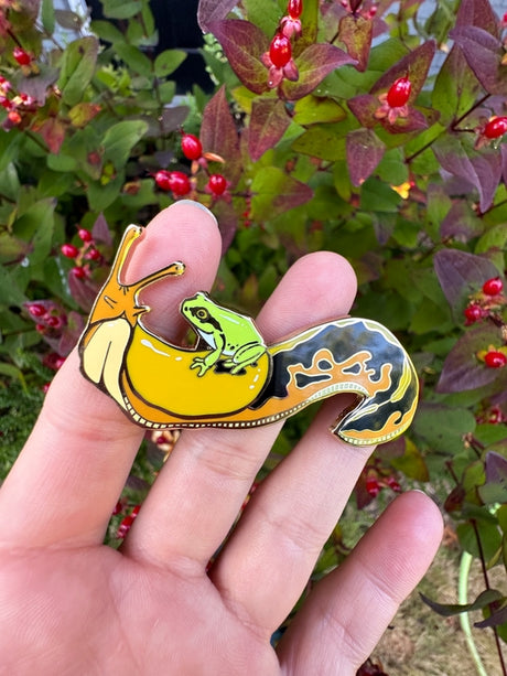 Pacific Banana Slug & Pacific Chorus Frog Enamel Pin