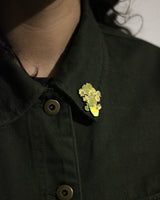 Pin de esmalte de girasoles