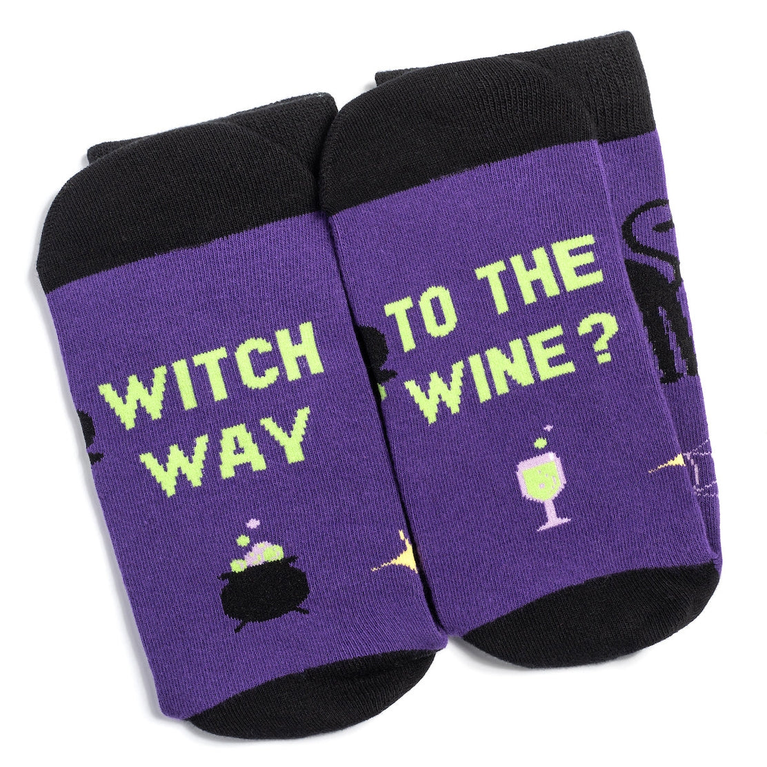 Calcetines de brujas que llevan el vino