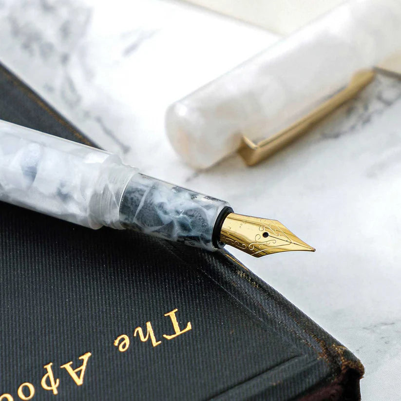 Marbled Fountain Pen (ATTACHÉ) White