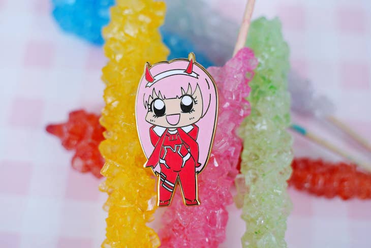 Pin de esmalte de Darling in the Franxx Anime