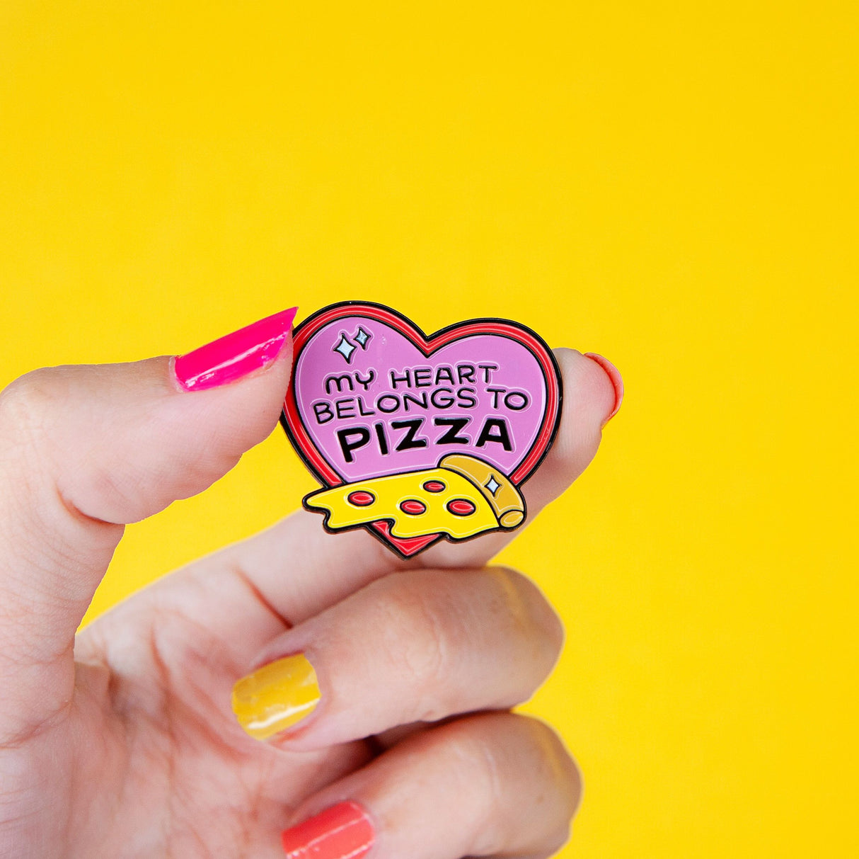 Pin de esmalte Mi corazón pertenece a la pizza 