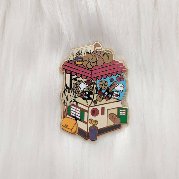 Pan-Pan-Pon Enamel Pin