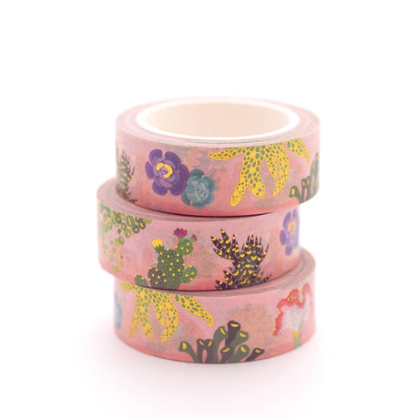 This cute washi tape features nine prehistoric species: Parasauralopus, Archaeopteryx, Brachiosaur, Ankylosaurus, T-Rex, Spinosaur, Dilophosaurus, Triceratops, Velociraptor. Plus ferns and ginkgo leaves!