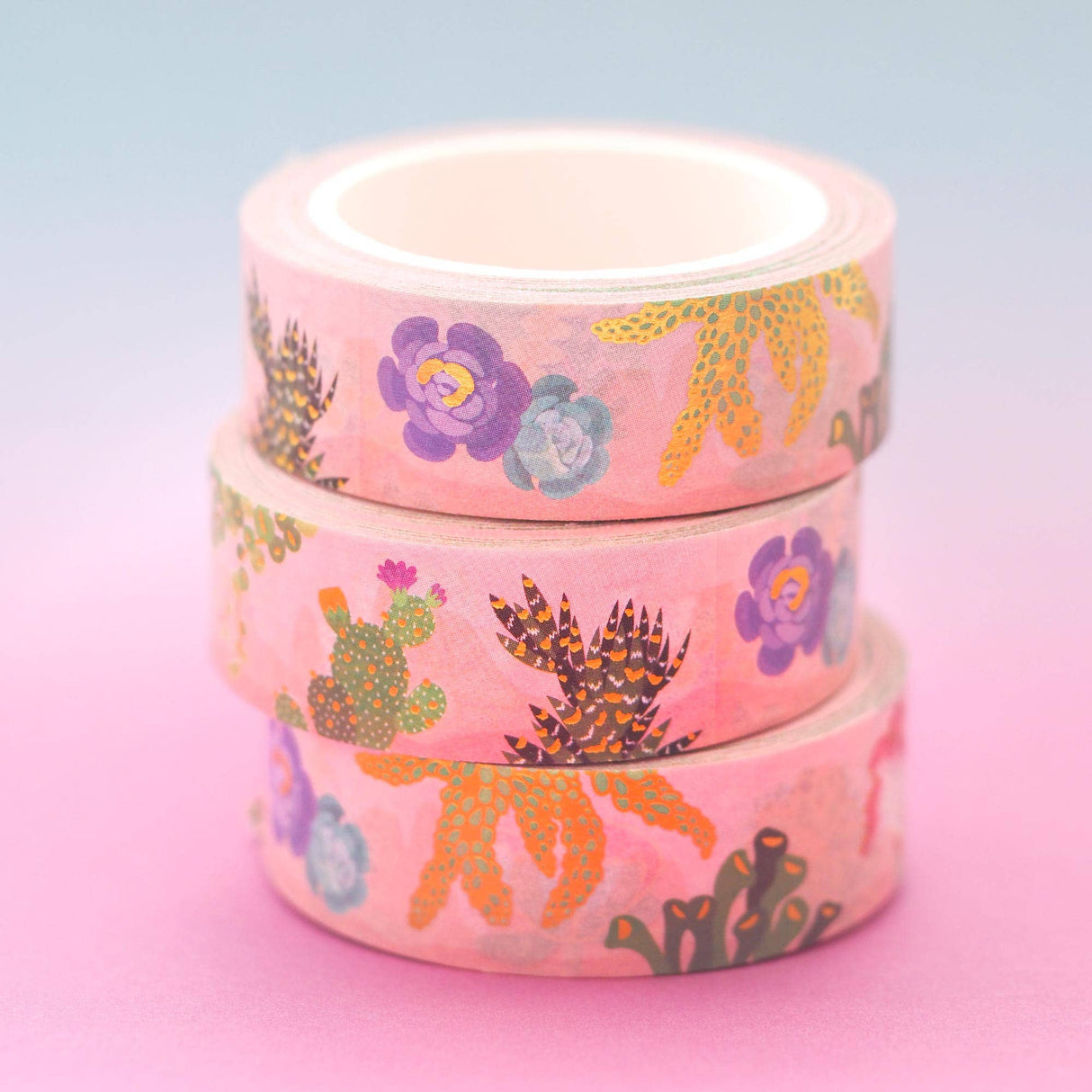 This cute washi tape features nine prehistoric species: Parasauralopus, Archaeopteryx, Brachiosaur, Ankylosaurus, T-Rex, Spinosaur, Dilophosaurus, Triceratops, Velociraptor. Plus ferns and ginkgo leaves!