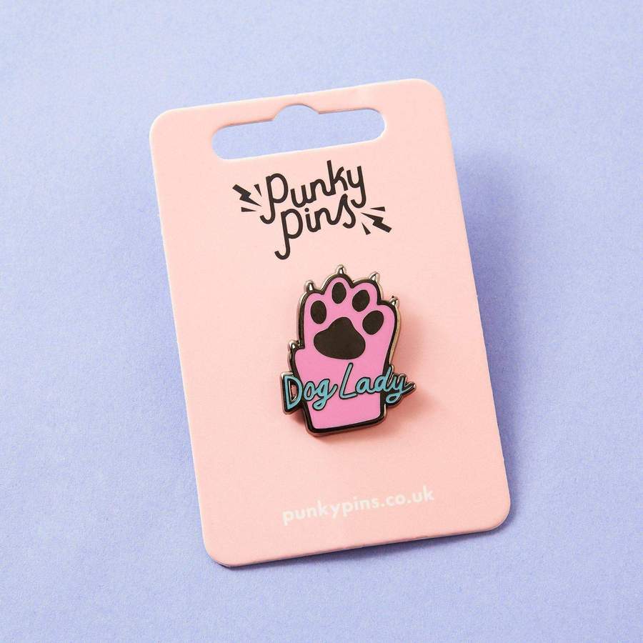 Pin de esmalte de la señora del perro