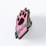 Pin de esmalte de la señora del perro